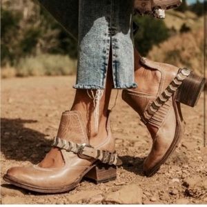 Freebird 🦅”Blade” booties 👢size 8